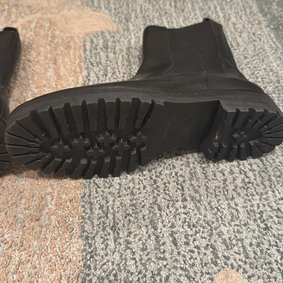 Katerina Lug Sole Chelsea Boot- Women’s Size 8 - Picture 9 of 9